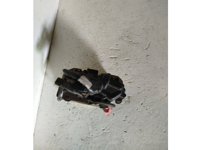 Zámek zadních dveří Chrysler Grand Voyager IV 2003