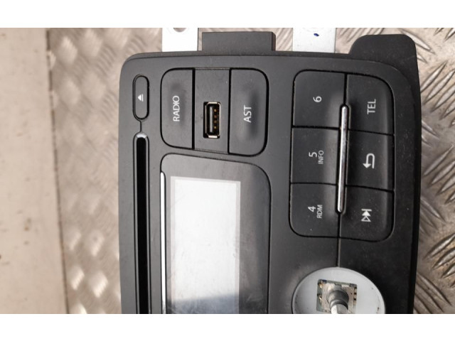 Радио/ проигрыватель CD/DVD / навигация 281150954R, R3515   Dacia Dokker