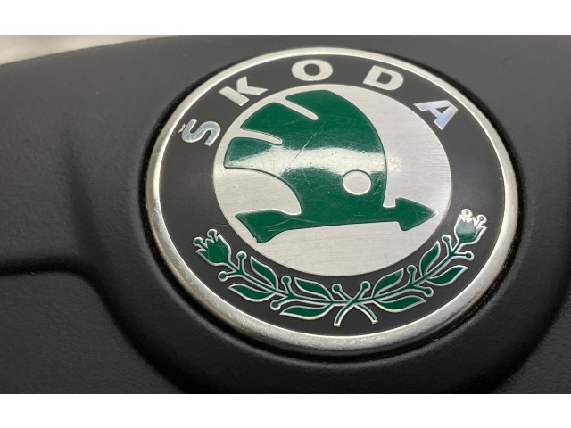 Подушка безопасности водителя 1Z0880201AR Skoda Yeti (5L)