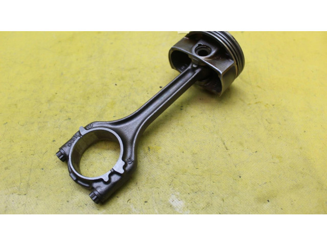 Поршень с шатуном Skoda Fabia Mk3 (NJ)