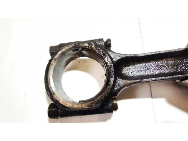 Píst Peugeot 605 pro naftový motor 2.1