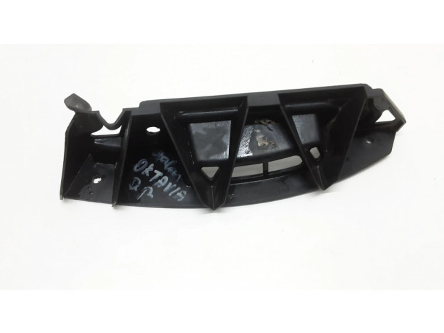 Задний держатель бампера