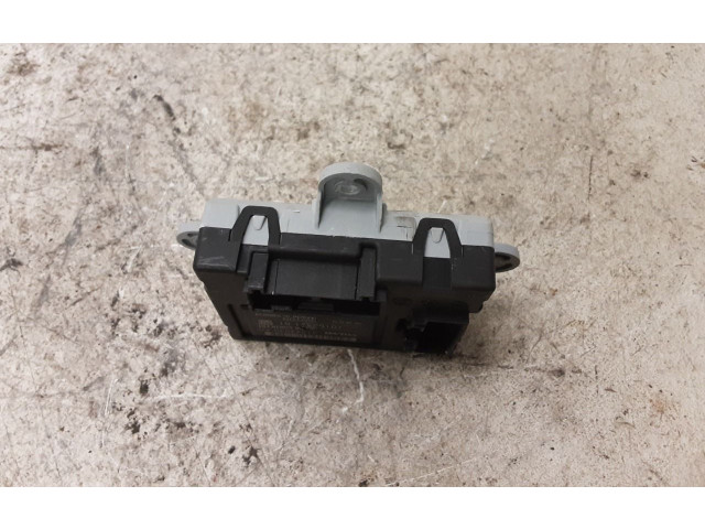 Поршень Блок управления дверью D4204T5 31343030 Volvo V70