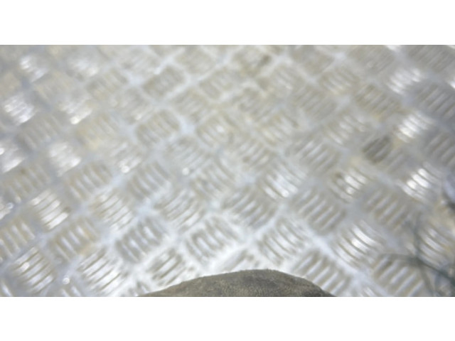 Другая деталь отсека двигателя