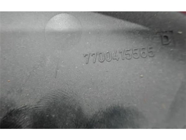 Блок предохранителей 8200031555 Renault Clio II