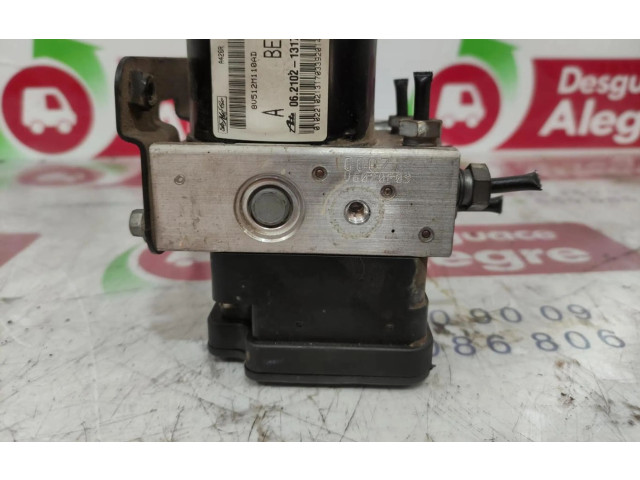 Топливная рампа 8V512M110AD, 8V512M110AD   Ford Fiesta  