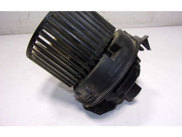 Вентилятор печки 272102798R Dacia Duster