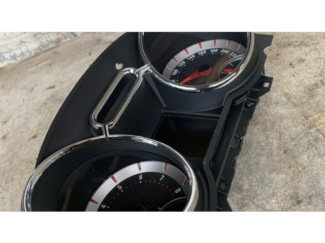 Другая деталь салона