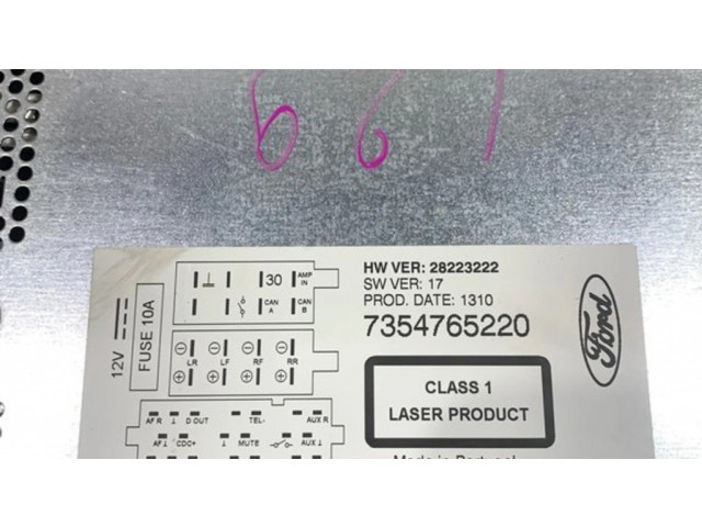 Радио/ проигрыватель CD/DVD / навигация