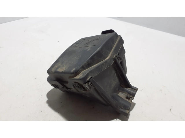 Блок предохранителей 243829068R Dacia Dokker