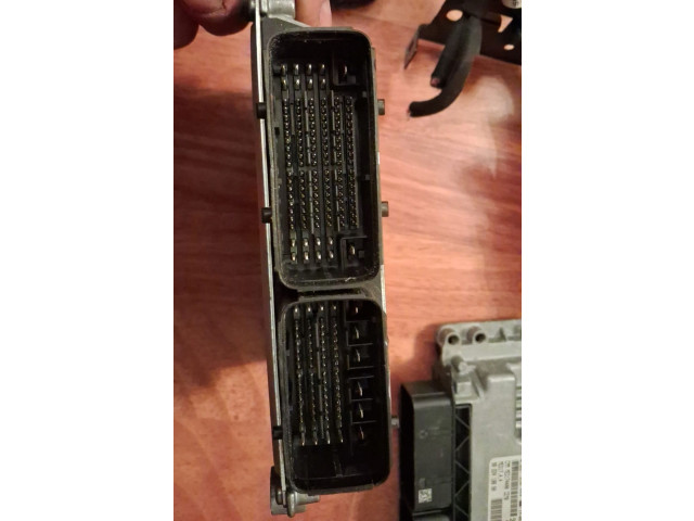 Блок управления двигателя 9806671980, 9826380880   Peugeot 5008 II