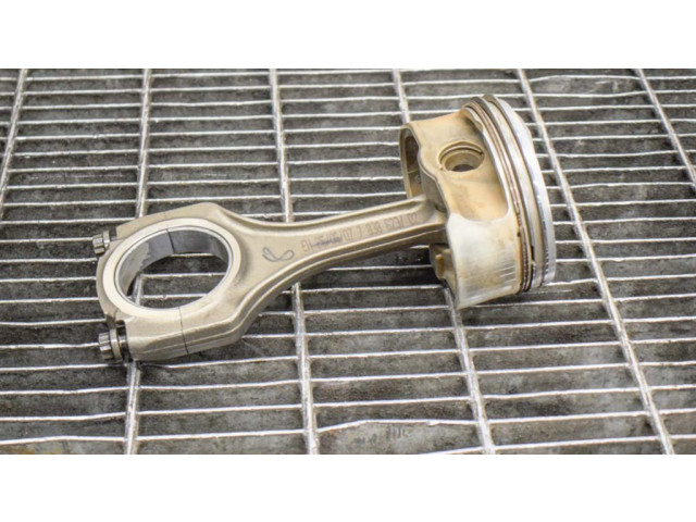 Píst 7838623, 7840918 BMW 5 E60 E61 pro benzínový motor 5.0 S85 B50 A