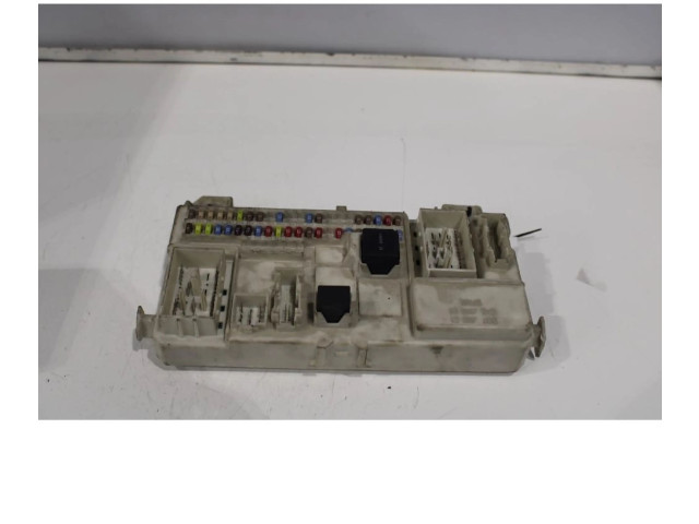 Блок предохранителей 30765015 Volvo C70