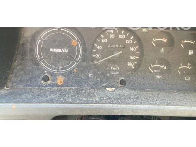 Přístrojová deska Nissan Patrol 260 1992