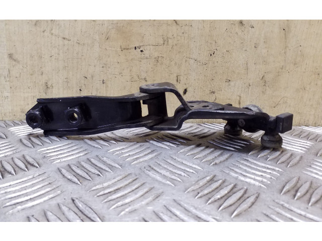 Средняя направляющая ролика / средний шарнир