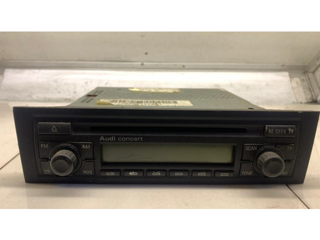 Радио/ проигрыватель CD/DVD / навигация