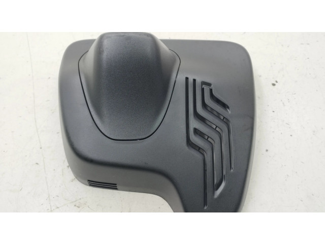 Другая деталь салона