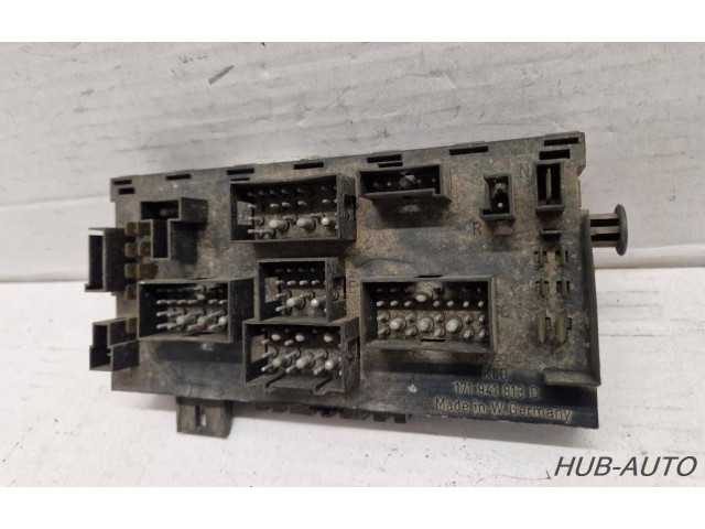 Блок предохранителей 171941813D Volkswagen Golf II