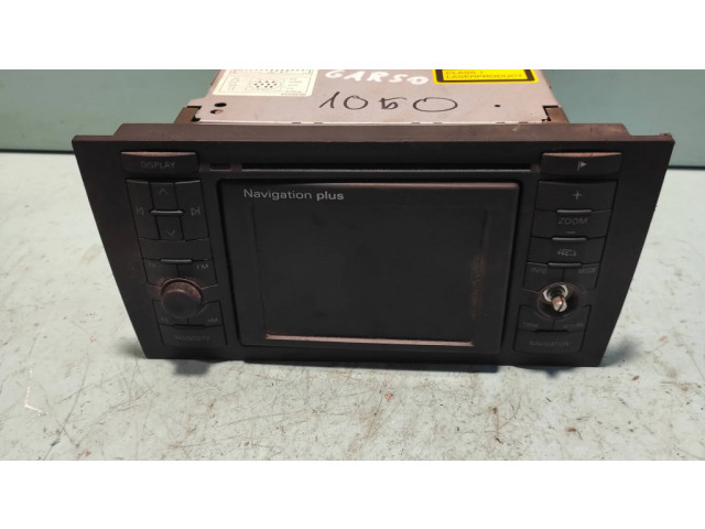 Радио/ проигрыватель CD/DVD / навигация