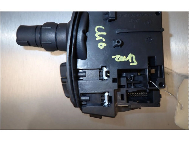 Ручка стеклоочистителей 8201590631   Renault Clio III