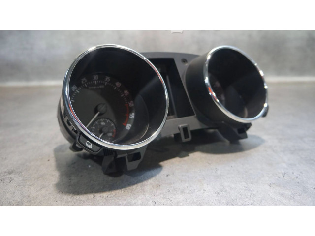 Панель приборов 5L0920940T   Skoda Yeti (5L)       