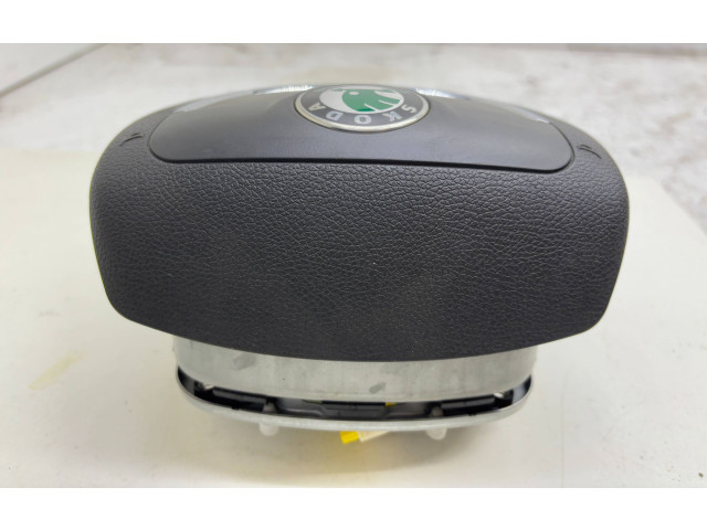 Подушка безопасности водителя 1Z0880201AK Skoda Octavia Mk2 (1Z)