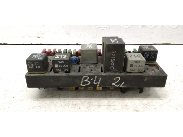 Блок предохранителей 443941822B Audi 80 90 S2 B4