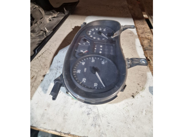 Панель приборов P8200252449   Renault Trafic II (X83)       