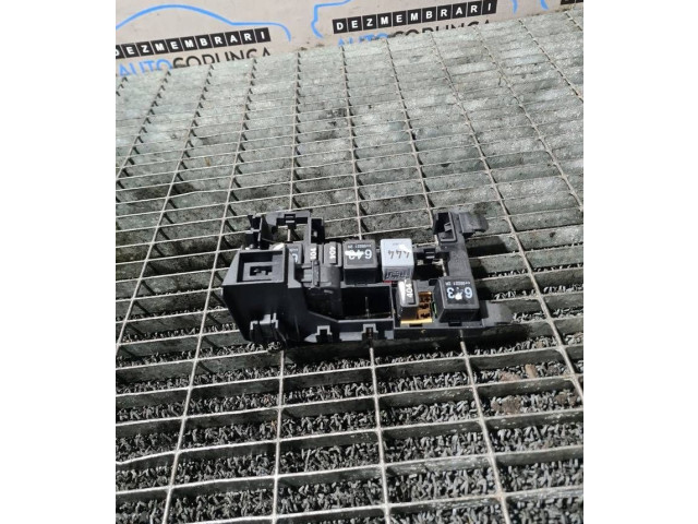   Pojistková skříňka    Audi Q7 4L 2007