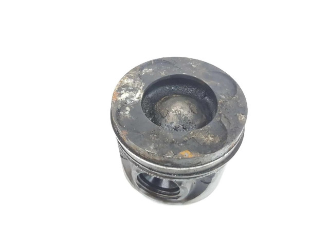 Píst 11257792745 BMW X6 E71 pro naftový motor 3.0