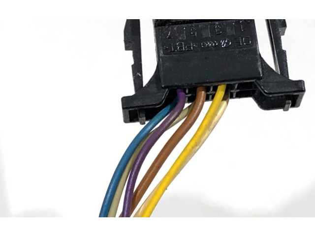 Зеркало электрическое Skoda Fabia Mk3 (NJ) 2015 - 2021 года