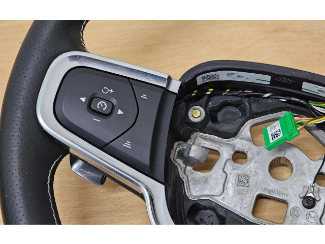 Руль Volvo XC40 - года P31455412