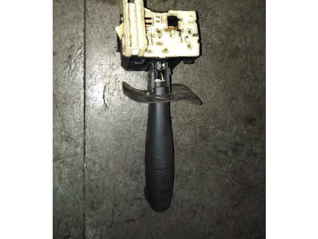 Ручка стеклоочистителей Renault Clio III