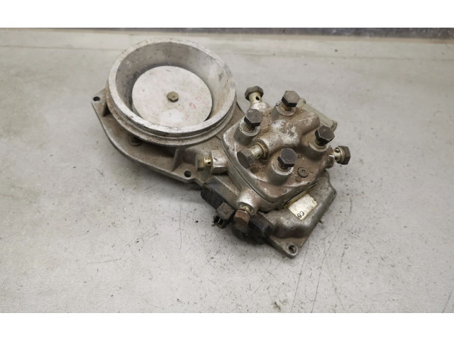 Топливная рампа 0438121011, 026133353 Audi 80 90 B3