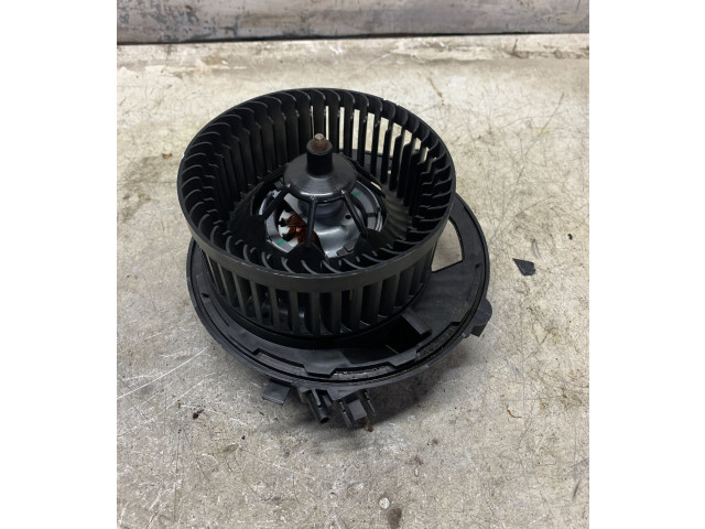 Вентилятор печки    5WB819021A   Volkswagen Touran III