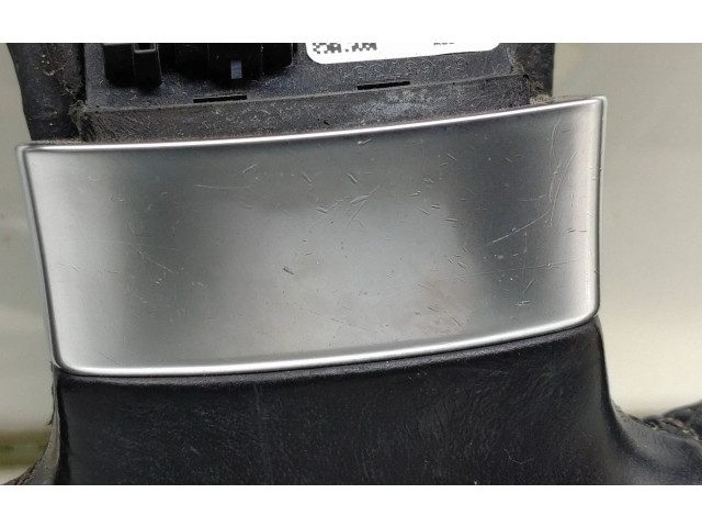 Volant Volkswagen Tiguan 2008 1K0959538F, 1k0959537j  