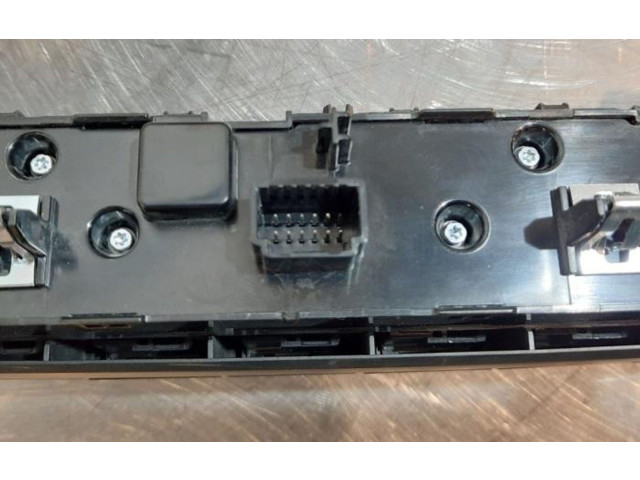 Блок управления климат-контролем 10684439   MG HS