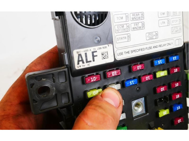 Блок предохранителей 95974309A   Chevrolet Spark    