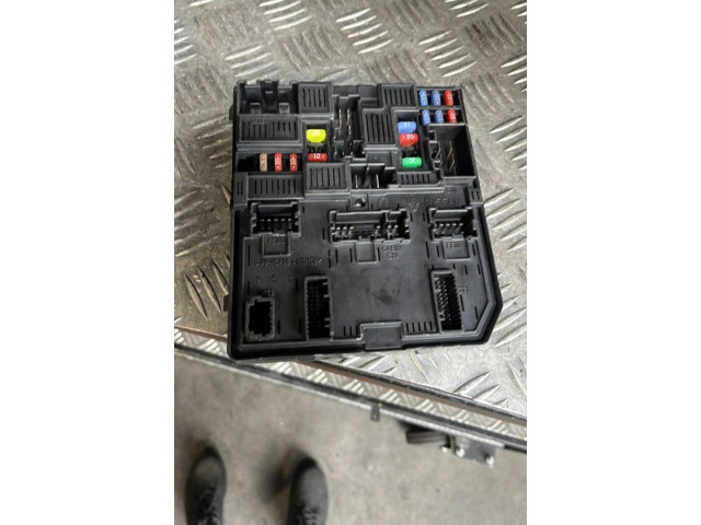 Pojistková skříňka 24381C9900 Nissan Pulsar 2016