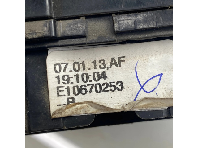 Ручка стеклоочистителей E10670253, 070113AF Dacia Dokker