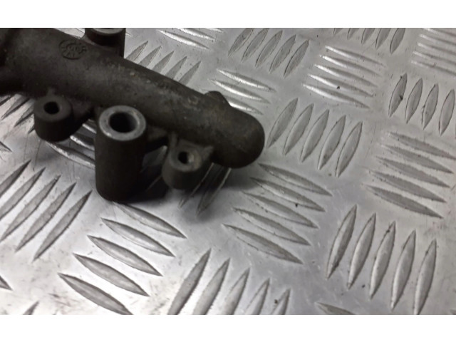 Vstřikovací lišta 55188200   Opel Zafira B     