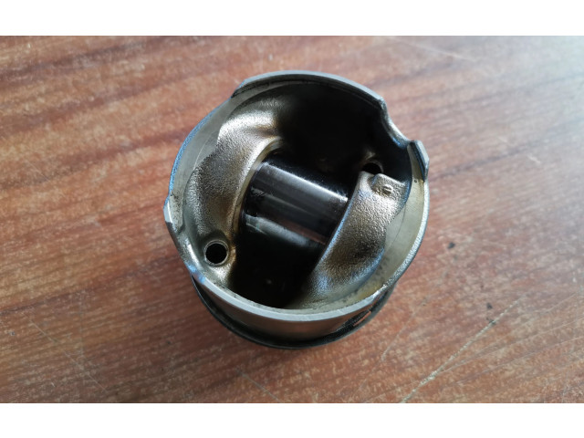 Píst 843ME BMW 3 F30 F35 F31 pro naftový motor 2.0 B47D20A