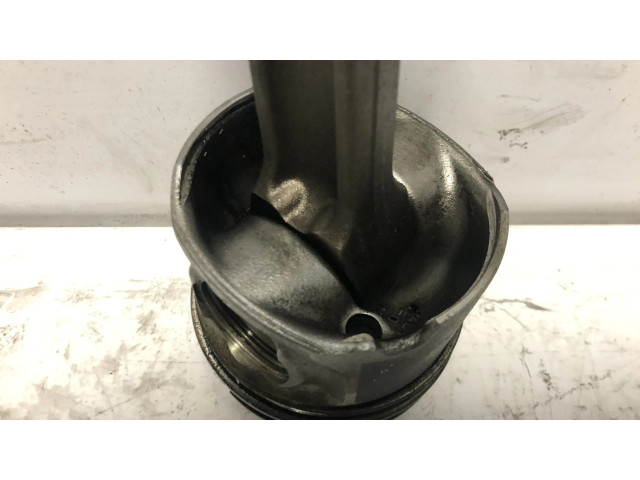 Píst BMW 7 F01 F02 F03 F04 pro naftový motor 3.0 N57 D30 A