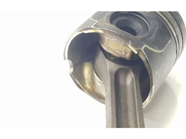  Поршень с шатуном  PISTON204DTD, 204DTD  Jaguar XE  