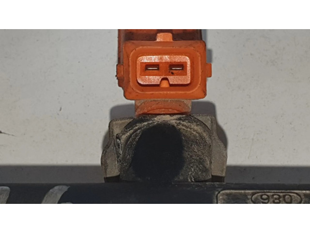 Топливная рампа 0280151048 Alfa Romeo Spider 916 2.0