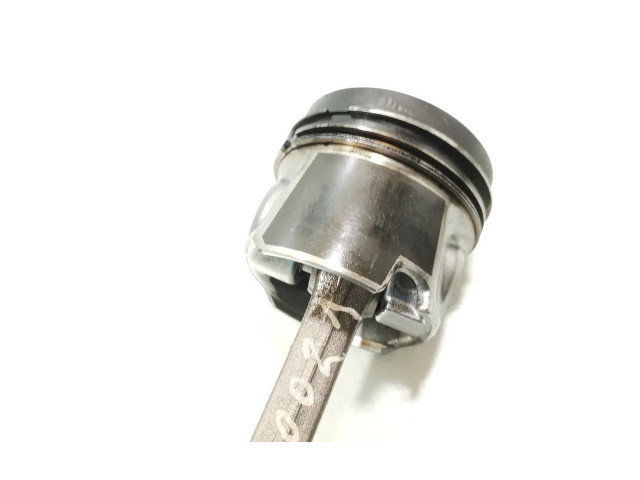  Поршень с шатуном    Volkswagen Golf VII  