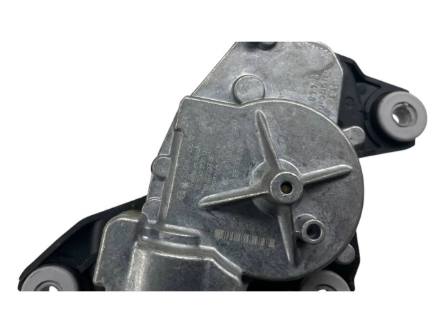 Моторчик заднего дворника 0390205007    Dacia Duster