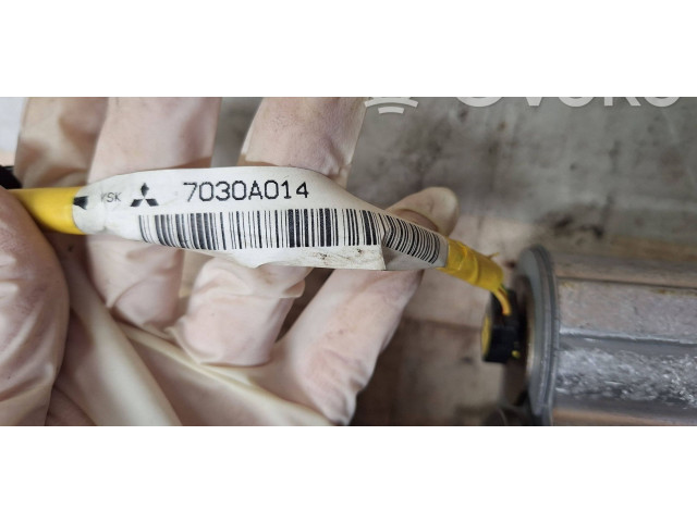 Подушка безопасности пассажира 7030A014 Mitsubishi Colt