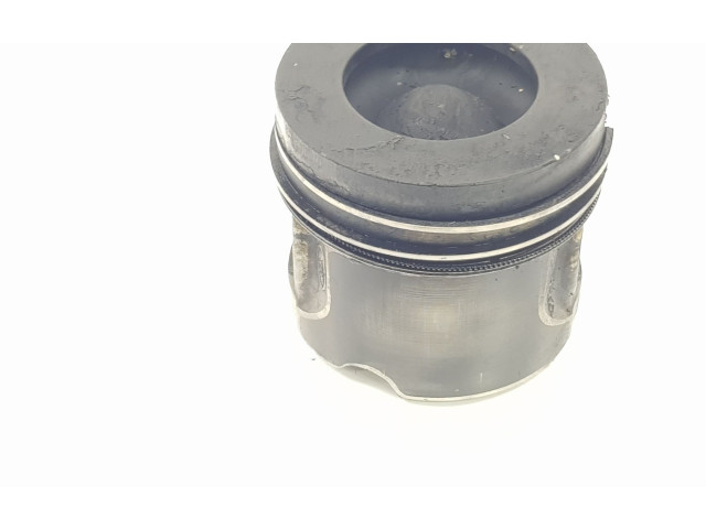 Поршень с шатуном  PISTON204DTD, 204DTD  Jaguar XE  