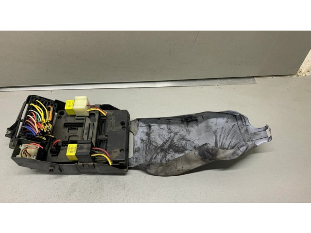 Блок предохранителей 7703397911, 1096046   Renault Scenic I    